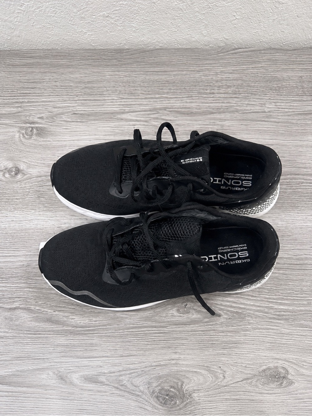 Under Armour Black and White Athletic Sneakers Size 10 Men’s - Picture 2 of 9